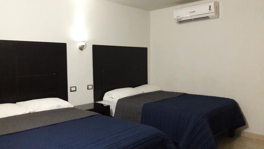 Hotel Flores Guamuchil Екстериор снимка